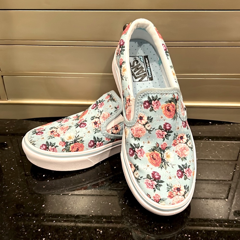 Vans - Girls Youth Size 13.5 Slip on sneaker